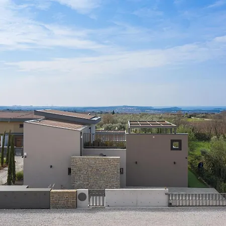 Puerto De Luz With A Panoramic Sea View And Private Mini Golf Villa Vodnjan