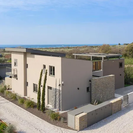 Puerto De Luz With A Panoramic Sea View And Private Mini Golf * Vodnjan