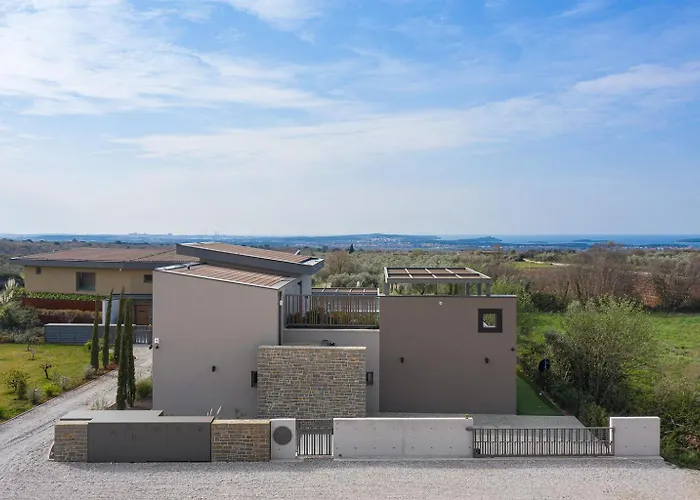 Puerto De Luz With A Panoramic Sea View And Private Mini Golf Villa Vodnjan