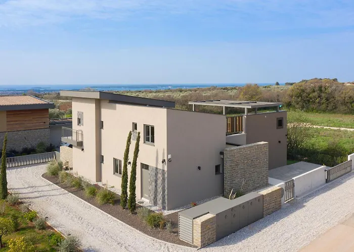 Puerto De Luz With A Panoramic Sea View And Private Mini Golf * Vodnjan